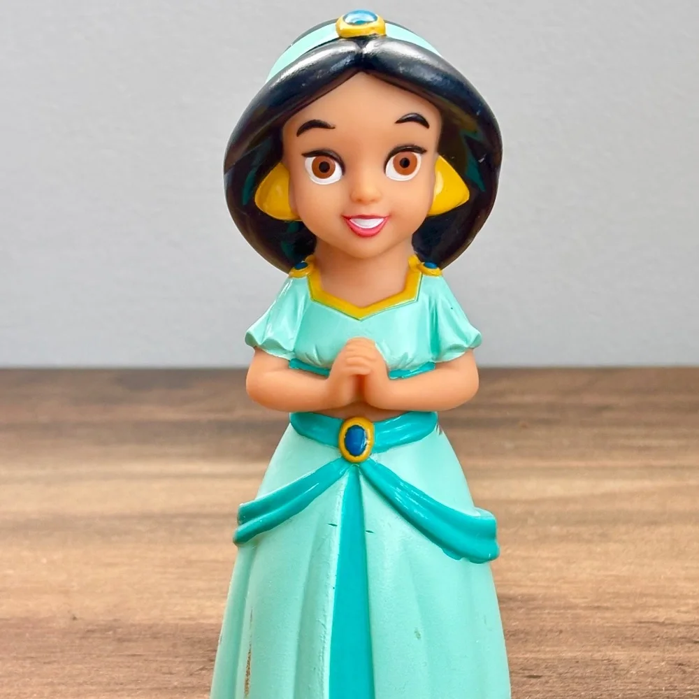 DISNEY Parks Aladdin Princess JASMINE Vinyl Bath Pool Toy Figure Cake Topper